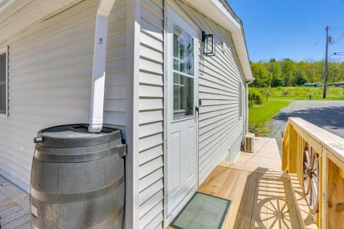 4 Mi to Delaware River Callicoon Retreat with Deck! in Callicoon (NY) 4 Mi to Delaware River Callicoon Retreat with Deck! in Callicoon (NY)