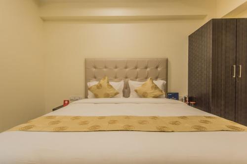 Guestroom, Super Hotel O Palace Inn Near Don Bosco (Borivali) Metro Station in Borivali Guestroom, Super Hotel O Palace Inn Near Don Bosco (Borivali) Metro Station in Borivali