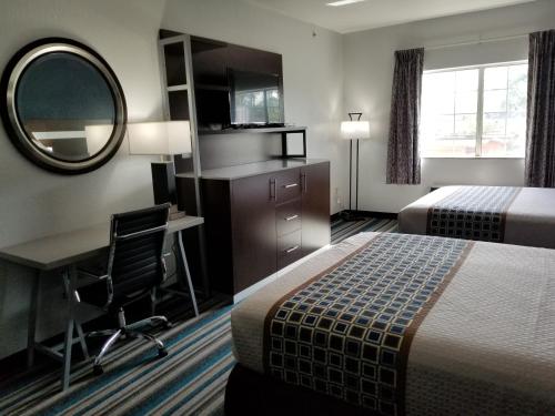 HomeBridge Inn & Suites in Beaumont HomeBridge Inn & Suites in Beaumont