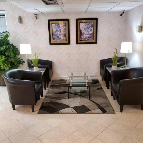 Lobby, Hospitality Inn in North Platte Lobby, Hospitality Inn in North Platte