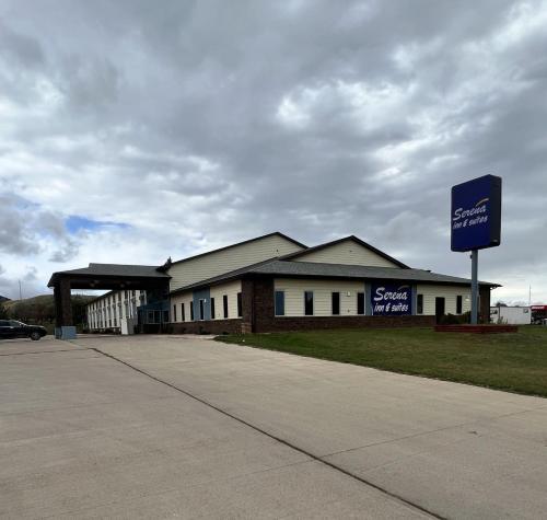 Serena Inn & Suites in صندانس Serena Inn & Suites in صندانس