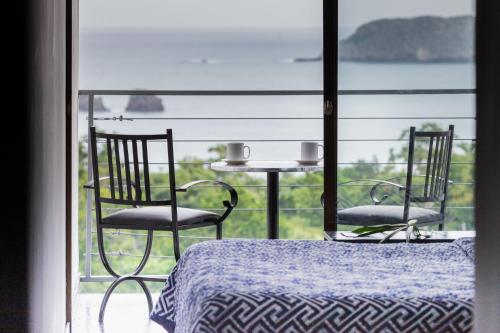 El Faro Containers Beach Hotel in Quepos El Faro Containers Beach Hotel in Quepos