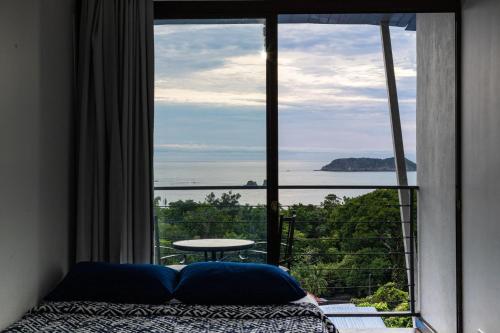 El Faro Containers Beach Hotel in Quepos El Faro Containers Beach Hotel in Quepos