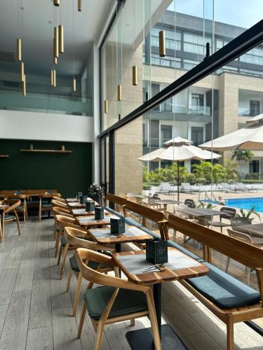 Restaurant, Luxury Studio at Embassy Gardens in Accra Restaurant, Luxury Studio at Embassy Gardens in Accra