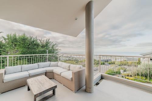 Group-Friendly Retreat - Ocean View Free Parking in Mount Pleasant Group-Friendly Retreat - Ocean View Free Parking in Mount Pleasant