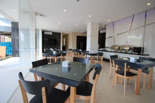 Food and beverages, OS Hotel Airport Batam near Hang Nadim Airport Food and beverages, OS Hotel Airport Batam near Hang Nadim Airport