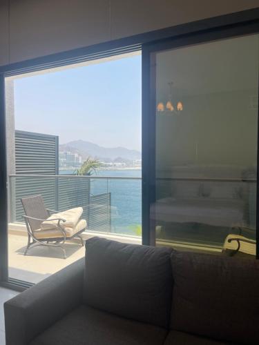 سحر المحيط لتأجير بيوت العطلات ocean magic luxury 4BR villa with privet pool, direct sea view,sharm in Dhaid سحر المحيط لتأجير بيوت العطلات ocean magic luxury 4BR villa with privet pool, direct sea view,sharm in Dhaid
