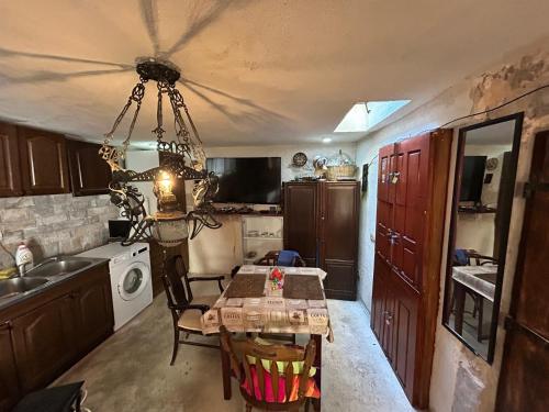Michel Guesthouse in บุดวา Michel Guesthouse in บุดวา