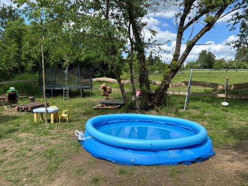 Kert, TINY HOUSE - Karlovarský kraj Loket (TINY HOUSE - Karlovarsky kraj Loket) in Kralovske Porici Kert, TINY HOUSE - Karlovarský kraj Loket (TINY HOUSE - Karlovarsky kraj Loket) in Kralovske Porici