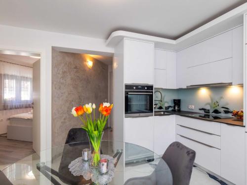 keuken, Modern Apartment with Terrace and Private Parking Krk - Two Bedroom Apartment in Krk Island keuken, Modern Apartment with Terrace and Private Parking Krk - Two Bedroom Apartment in Krk Island