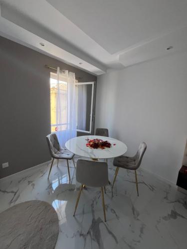 Trésor Étoile, luxe & lumière - Duplex 4 personnes (Tresor Etoile, luxe & lumiere - Duplex 4 personnes) in Pertuis Trésor Étoile, luxe & lumière - Duplex 4 personnes (Tresor Etoile, luxe & lumiere - Duplex 4 personnes) in Pertuis