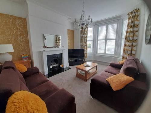 Victorian seaside apartment in West Kirby Victorian seaside apartment in West Kirby