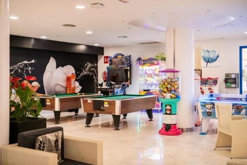 فندق تاهيتي بلايا (Hotel Tahiti Playa) in كوستا برافا ي ماريسمى فندق تاهيتي بلايا (Hotel Tahiti Playa) in كوستا برافا ي ماريسمى