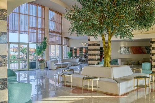 로비, Coral Sea Beach and Aqua Park in 아타카 로비, Coral Sea Beach and Aqua Park in 아타카