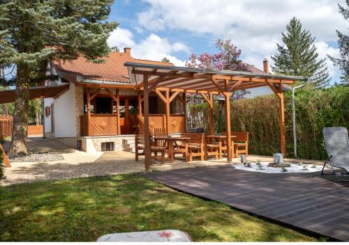 Őrségi Tópart Vendégház (Orsegi Topart Vendeghaz) in Hegyhatszentjakab Őrségi Tópart Vendégház (Orsegi Topart Vendeghaz) in Hegyhatszentjakab