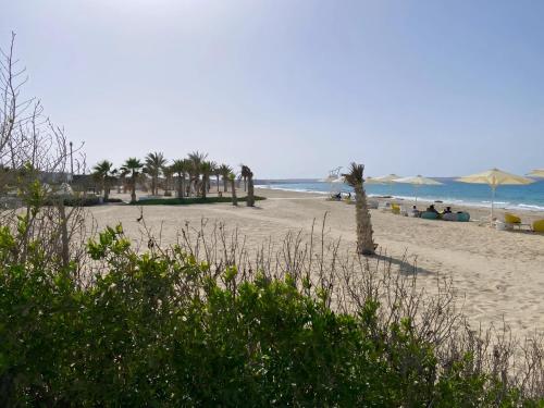 Spacious 3-Bedroom Chalet and Maid Room in Fouka Bay in Zawiyat Ailat Nuh Spacious 3-Bedroom Chalet and Maid Room in Fouka Bay in Zawiyat Ailat Nuh