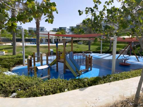 Spacious 3-Bedroom Chalet and Maid Room in Fouka Bay in Zawiyat Ailat Nuh Spacious 3-Bedroom Chalet and Maid Room in Fouka Bay in Zawiyat Ailat Nuh
