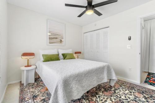 Stylish Gulfport Bungalow with Pool, Steps to Downtown Restaurants and Shops! in Gulfport (FL) Stylish Gulfport Bungalow with Pool, Steps to Downtown Restaurants and Shops! in Gulfport (FL)