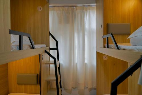 Waveflo Hostel 浪花青旅 in Yau Ma Tei Waveflo Hostel 浪花青旅 in Yau Ma Tei