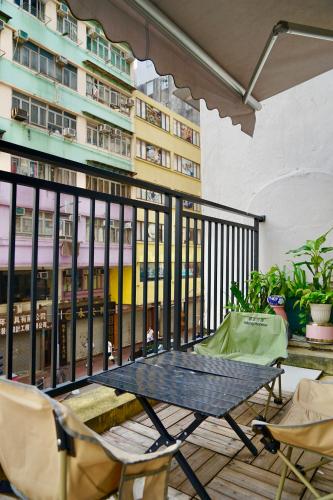 Waveflo Hostel 浪花青旅 in Yau Ma Tei Waveflo Hostel 浪花青旅 in Yau Ma Tei