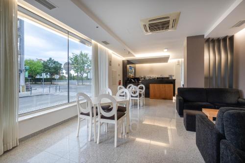 Pub/Lounge, Hotel Azinheira by RIDAN Hotels in Fátima Pub/Lounge, Hotel Azinheira by RIDAN Hotels in Fátima