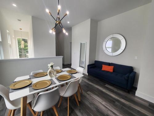 Brand New 3-Bedroom Duplex in Perfect Location Between Downtown Atlanta & Airport in Pittsburgh Brand New 3-Bedroom Duplex in Perfect Location Between Downtown Atlanta & Airport in Pittsburgh