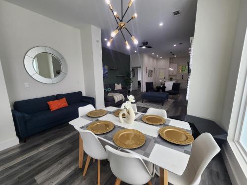 Brand New 3-Bedroom Duplex in Perfect Location Between Downtown Atlanta & Airport in Pittsburgh Brand New 3-Bedroom Duplex in Perfect Location Between Downtown Atlanta & Airport in Pittsburgh