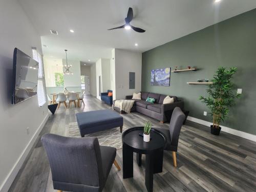 Brand New 3-Bedroom Duplex in Perfect Location Between Downtown Atlanta & Airport in Pittsburgh Brand New 3-Bedroom Duplex in Perfect Location Between Downtown Atlanta & Airport in Pittsburgh