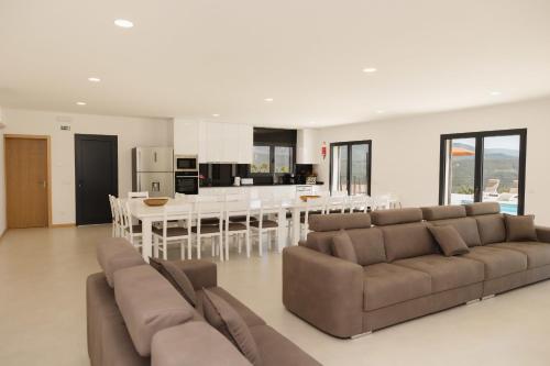 Casa do Tojo Camélias de Basto - Turismo Rural (Casa do Tojo Camelias de Basto - Turismo Rural) in โกเดโกโซ Casa do Tojo Camélias de Basto - Turismo Rural (Casa do Tojo Camelias de Basto - Turismo Rural) in โกเดโกโซ