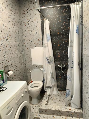 Casa de banho, ТИФАНИ -1 этаж дома с бассейном (ТИФАНИ -1 этаж дома с бассеином) in Arzakan Casa de banho, ТИФАНИ -1 этаж дома с бассейном (ТИФАНИ -1 этаж дома с бассеином) in Arzakan