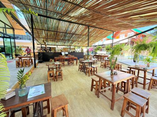 Restaurant, Atlas Central in Pai Restaurant, Atlas Central in Pai