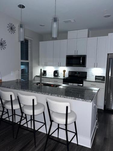 New City Gem 2BDR Heart of ATL Pool & Gym in Collier Heights New City Gem 2BDR Heart of ATL Pool & Gym in Collier Heights