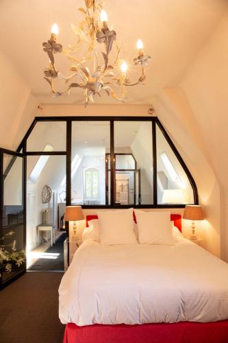 Chateau de Miromesnil in Tourville-Sur-Arques Chateau de Miromesnil in Tourville-Sur-Arques