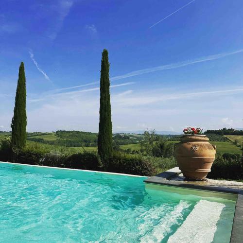 Kert, Il Noce Peaceful Tuscan Haven with Pool and Views in Centoia Kert, Il Noce Peaceful Tuscan Haven with Pool and Views in Centoia