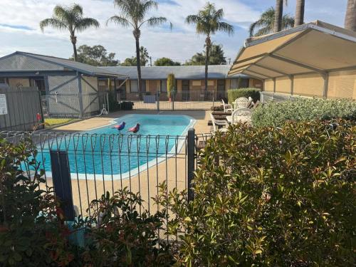 Lone Pine Motel in Corowa Lone Pine Motel in Corowa