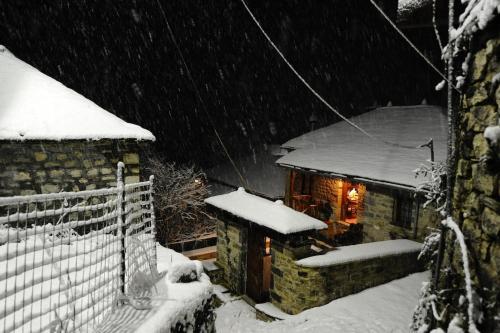 The Mountain House -mountain getaway in Sirako The Mountain House -mountain getaway in Sirako