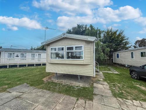 Lovely Caravan With Free Wifi At Steeple Bay Holiday Park Ref 36058B
