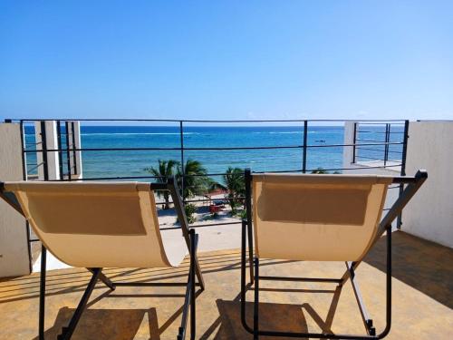 Mar Azul y Amanecer Desde la Cama in Mahahual Mar Azul y Amanecer Desde la Cama in Mahahual