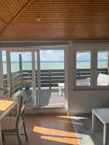 Beach Resident in บาลาตันเลลเล Beach Resident in บาลาตันเลลเล