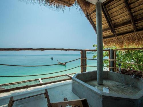 Koh Mook De Tara Beach Resort in Trang Koh Mook De Tara Beach Resort in Trang