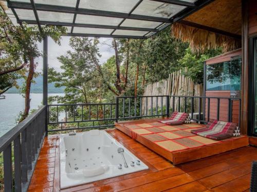 DECHO BEACH RESORT in Sunset Beach DECHO BEACH RESORT in Sunset Beach