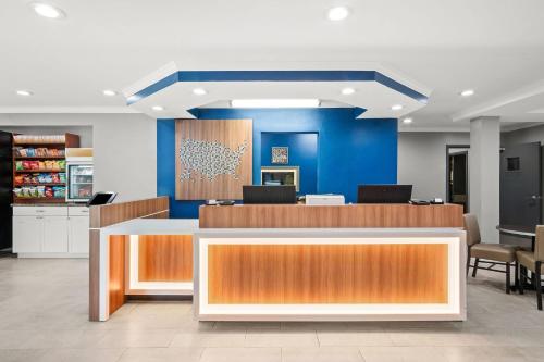 Lobi, Microtel Inn & Suites by Wyndham Lexington in Lexington (KY) Lobi, Microtel Inn & Suites by Wyndham Lexington in Lexington (KY)