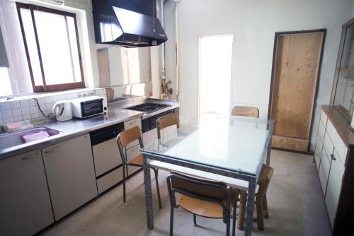 Kitchen, WORLDTRECK DINER & GUESTHOUSE-Pise in Nagano Kitchen, WORLDTRECK DINER & GUESTHOUSE-Pise in Nagano