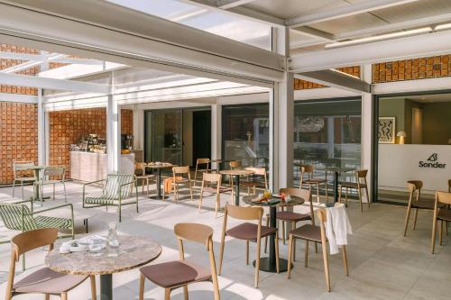 Restaurant, Testaccio Hotel Monte dei Cocci, Sonder in Colosseum and Foro Romano Restaurant, Testaccio Hotel Monte dei Cocci, Sonder in Colosseum and Foro Romano