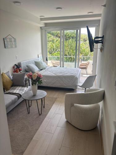 The Mar Azul Studio Roatan in Pristine Bay The Mar Azul Studio Roatan in Pristine Bay