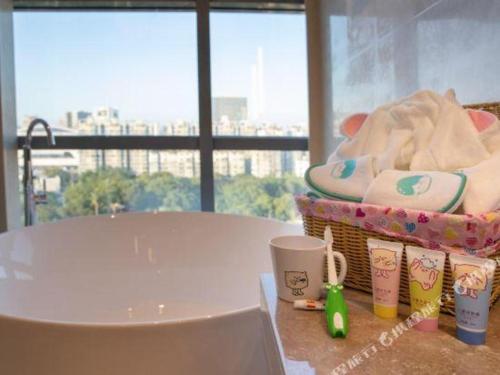 New Century Grand Hotel Ningbo Zhongdu in محطة سكة حديد نينجبو New Century Grand Hotel Ningbo Zhongdu in محطة سكة حديد نينجبو