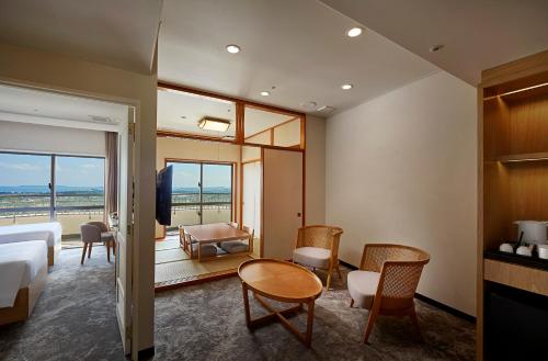 ANA Crowne Plaza Resort Okinawa Uruma Hills By IHG in Uruma ANA Crowne Plaza Resort Okinawa Uruma Hills By IHG in Uruma