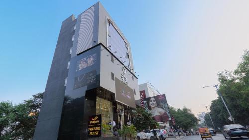 Exterior view, Magnus Fortune House Business Hotel in Magarpatta City Exterior view, Magnus Fortune House Business Hotel in Magarpatta City