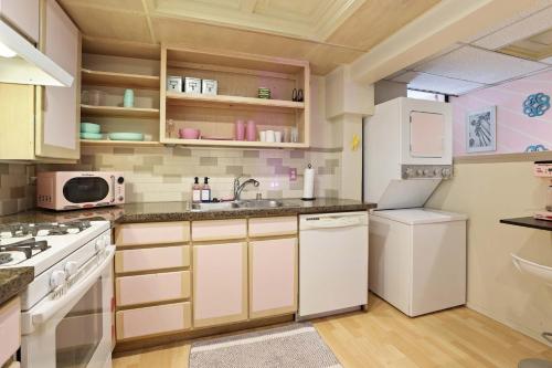 Barbiecore Dream Pad in Sacramento in Belváros Barbiecore Dream Pad in Sacramento in Belváros