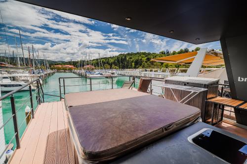 Erkély/terasz, Floating house BRAVIA in Lucija Erkély/terasz, Floating house BRAVIA in Lucija